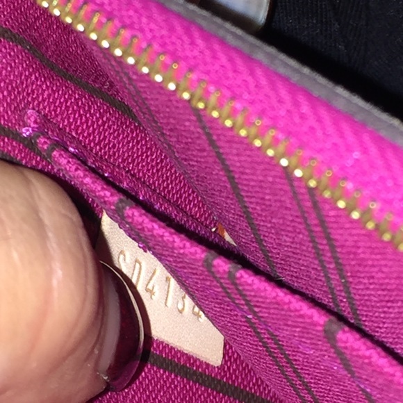 ‼️SOLD‼️ AUTHENTIC Louis Vuitton Neverfull pouch - Picture 8 of 8